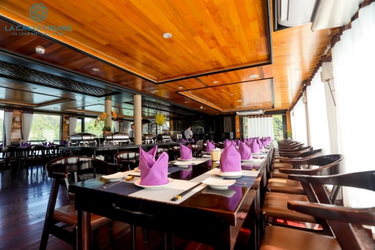 La Casta Cruise Lan Hạ Bay